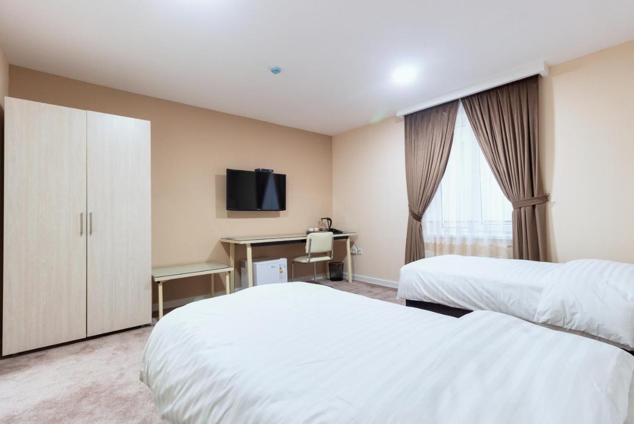 Musafir Hotel Ташкент Екстер'єр фото
